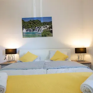 ms-3br-apartment-near-kolovare-beach.hotelinzadar.com/
